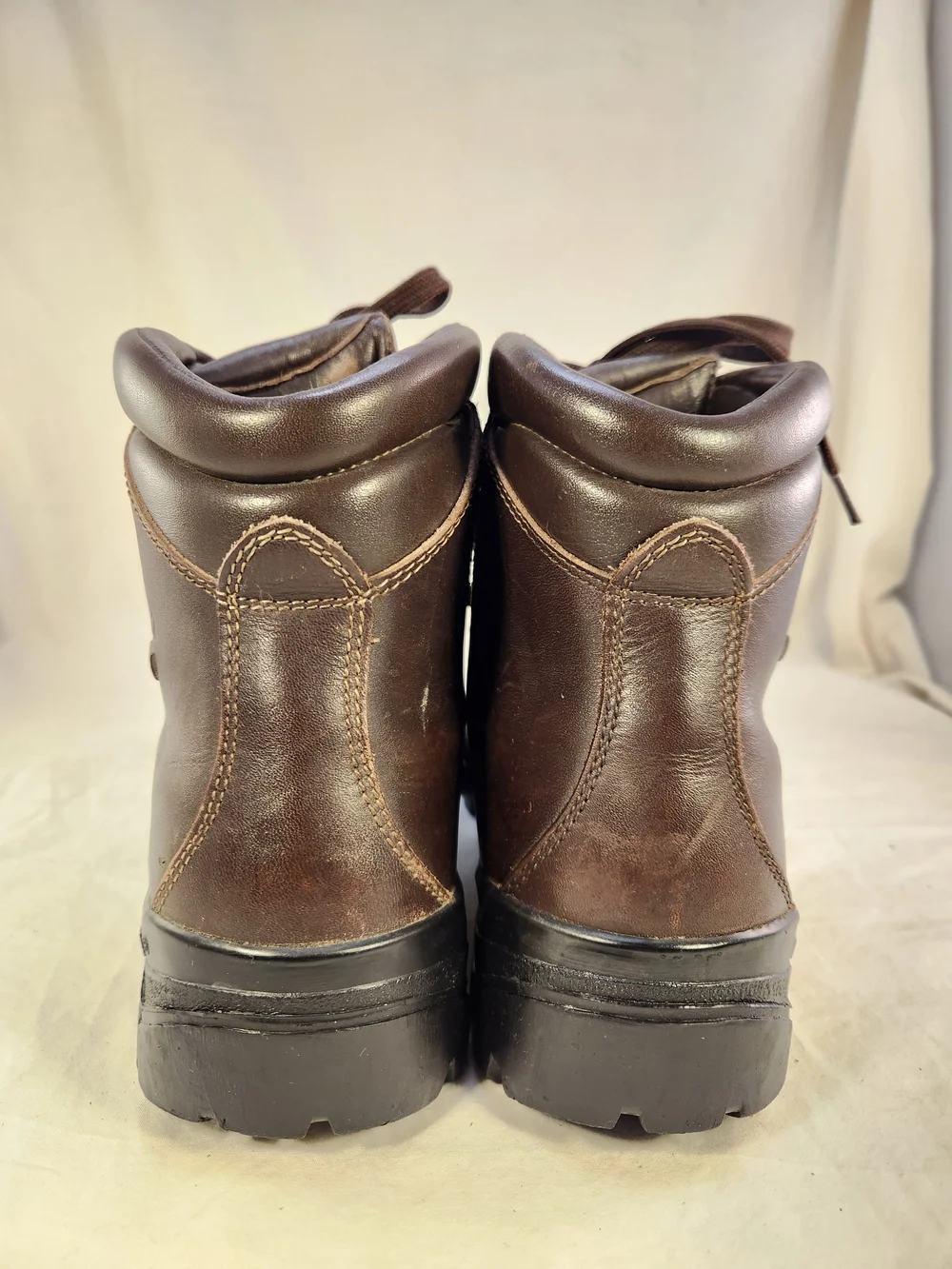CABELAS  GORETEX VIBRAM SOLE HIKING BROWN LEATHER MEN BOOTS SIZE 10/44